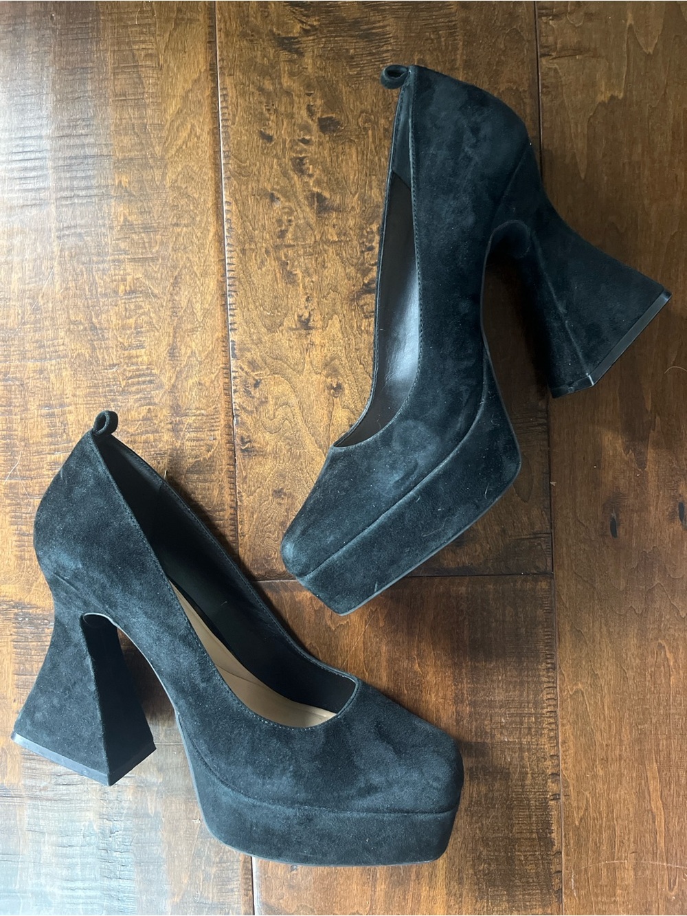 Gianni Bini black suede retro 1970’s style platform square toed pumps Sz. 8.5